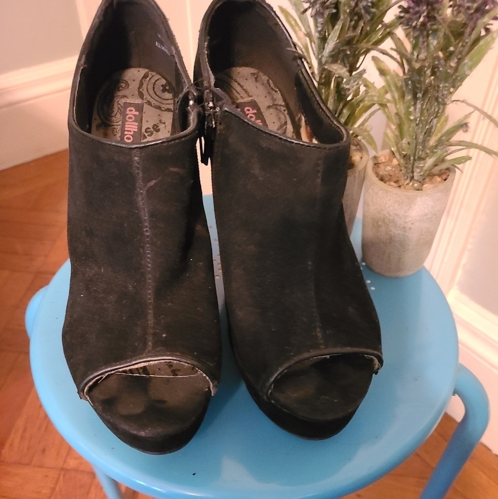 Black wedge suede peep toe